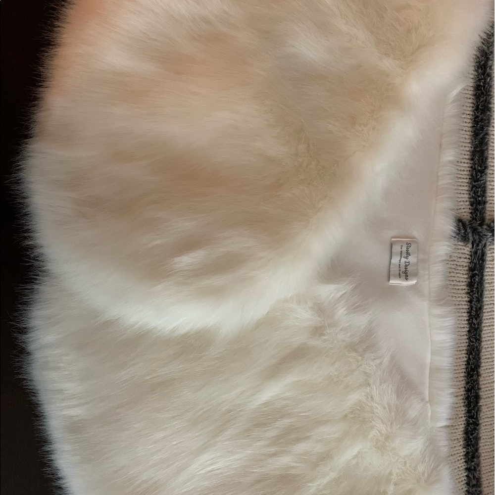 Faux Fur Ivory Shawl